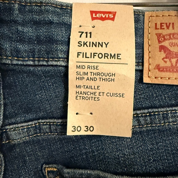 Levi's Sculpt Jeans in Dark Blue - Picture 9 of 10